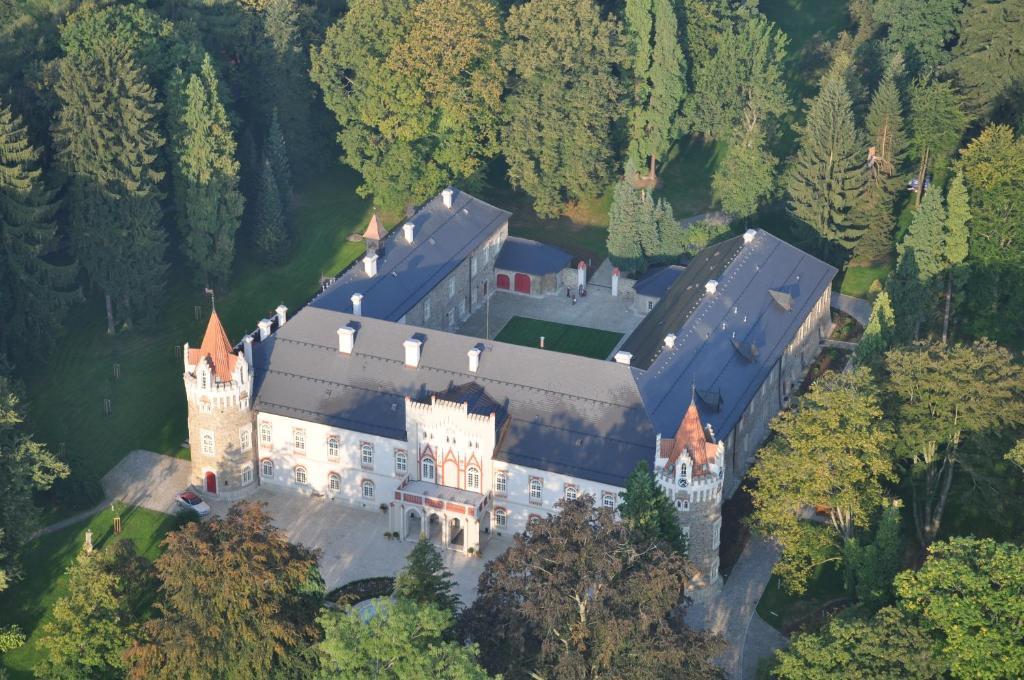 Chateau Heralec Boutique Hotel & Spa By L'Occitane Exterior photo